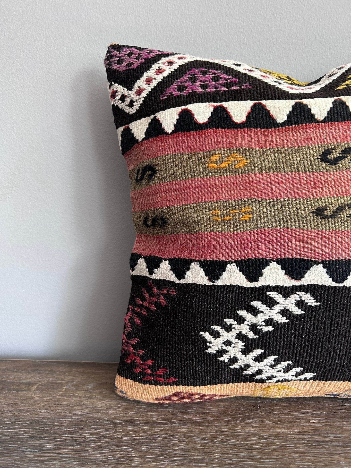 Vintage Kilim Pillow Cover - HELIOS