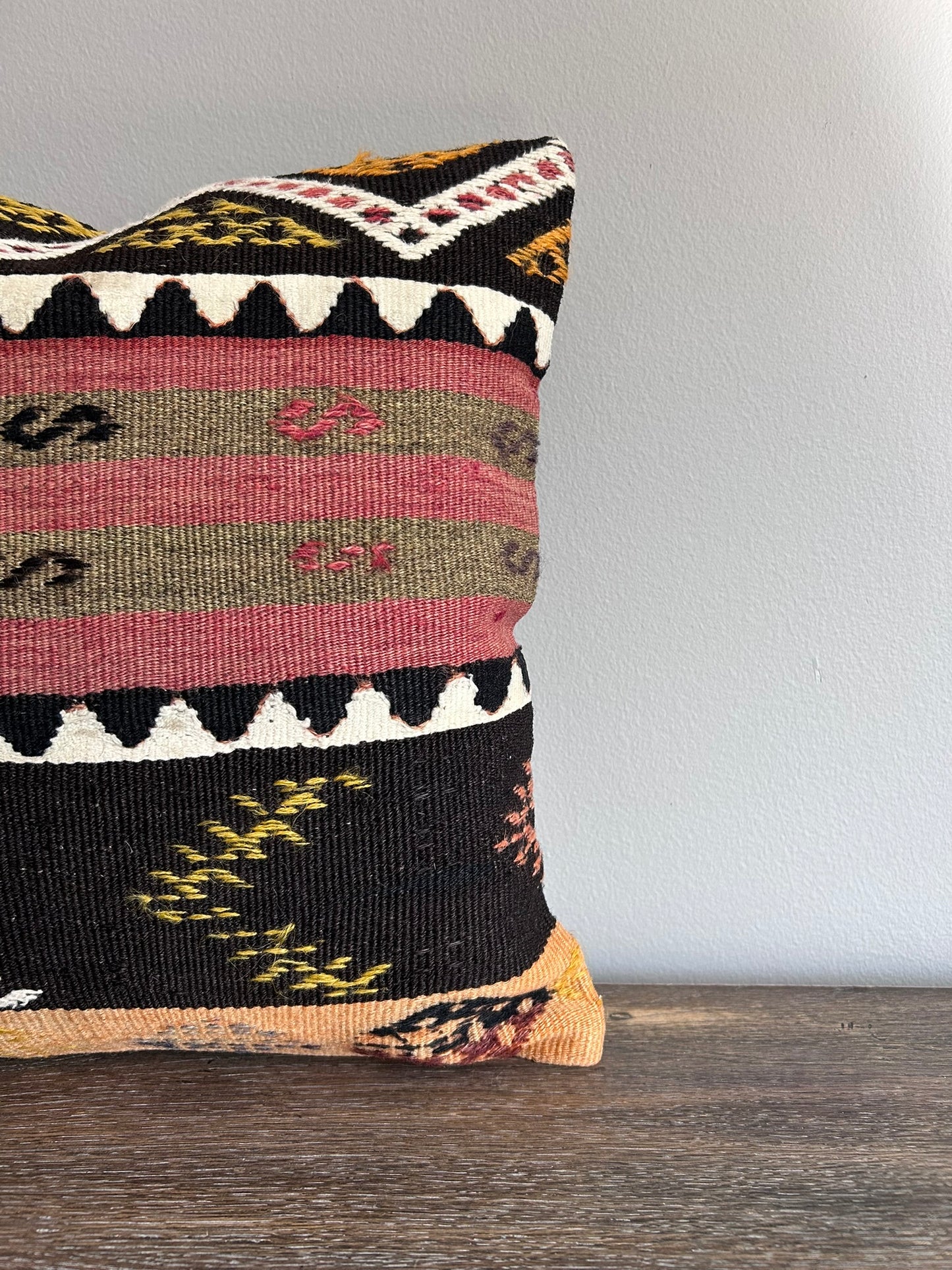 Vintage Kilim Pillow Cover - HELIOS
