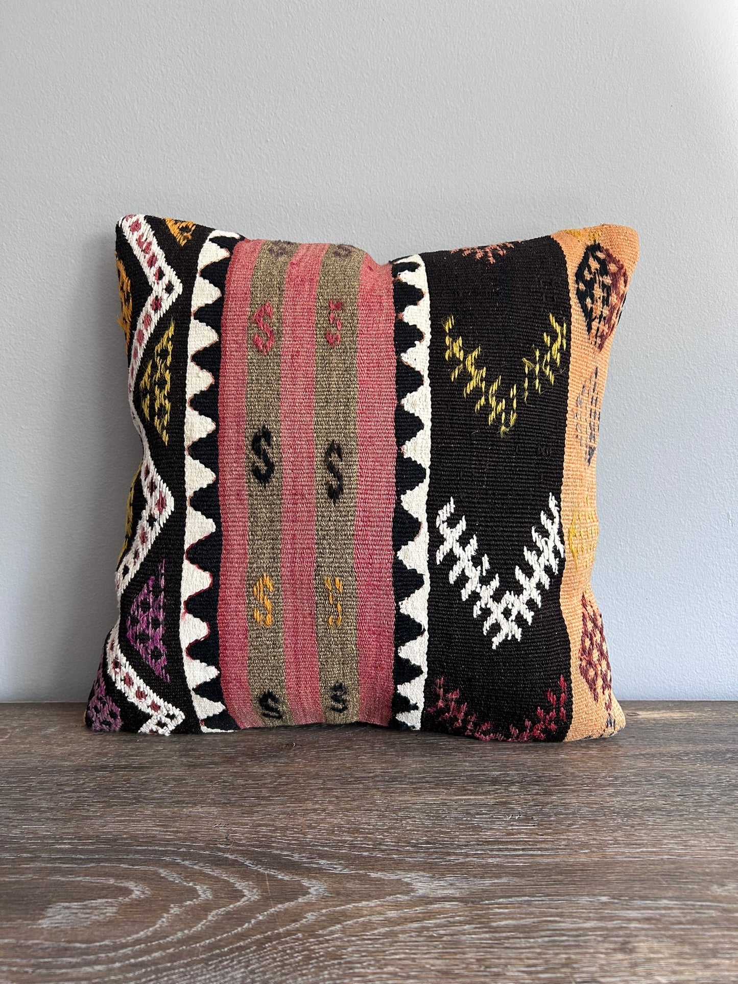 Vintage Kilim Pillow Cover - HELIOS