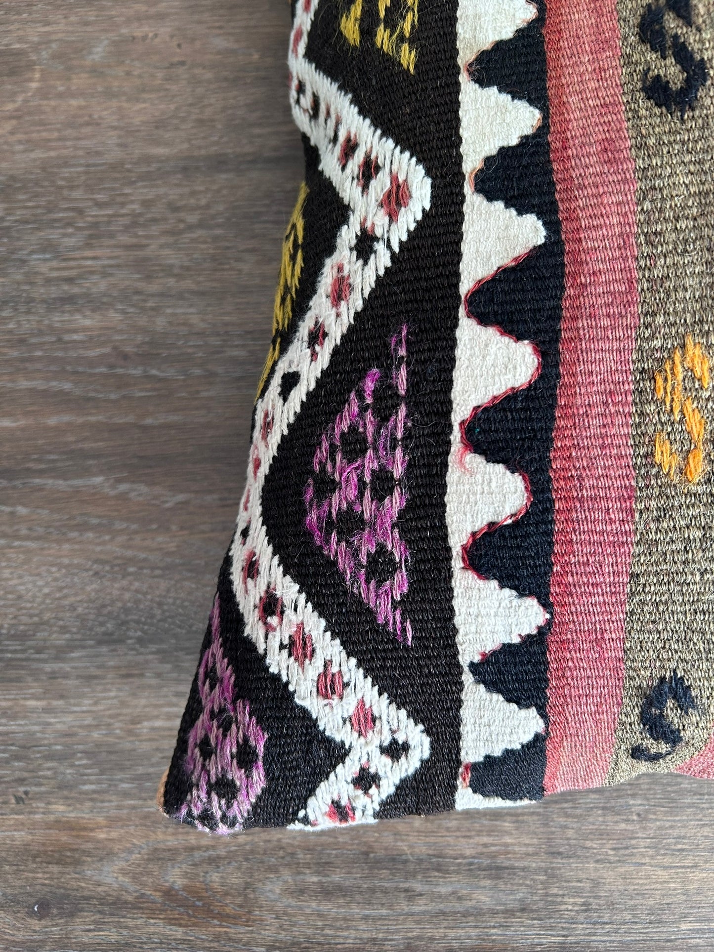 Vintage Kilim Pillow Cover - HELIOS