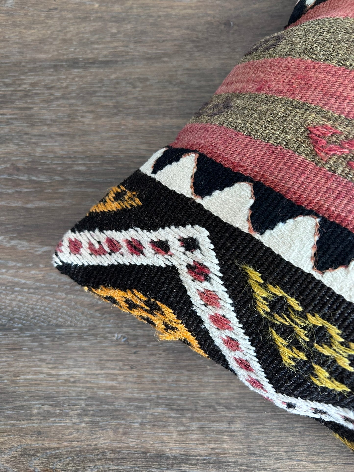Vintage Kilim Pillow Cover - HELIOS